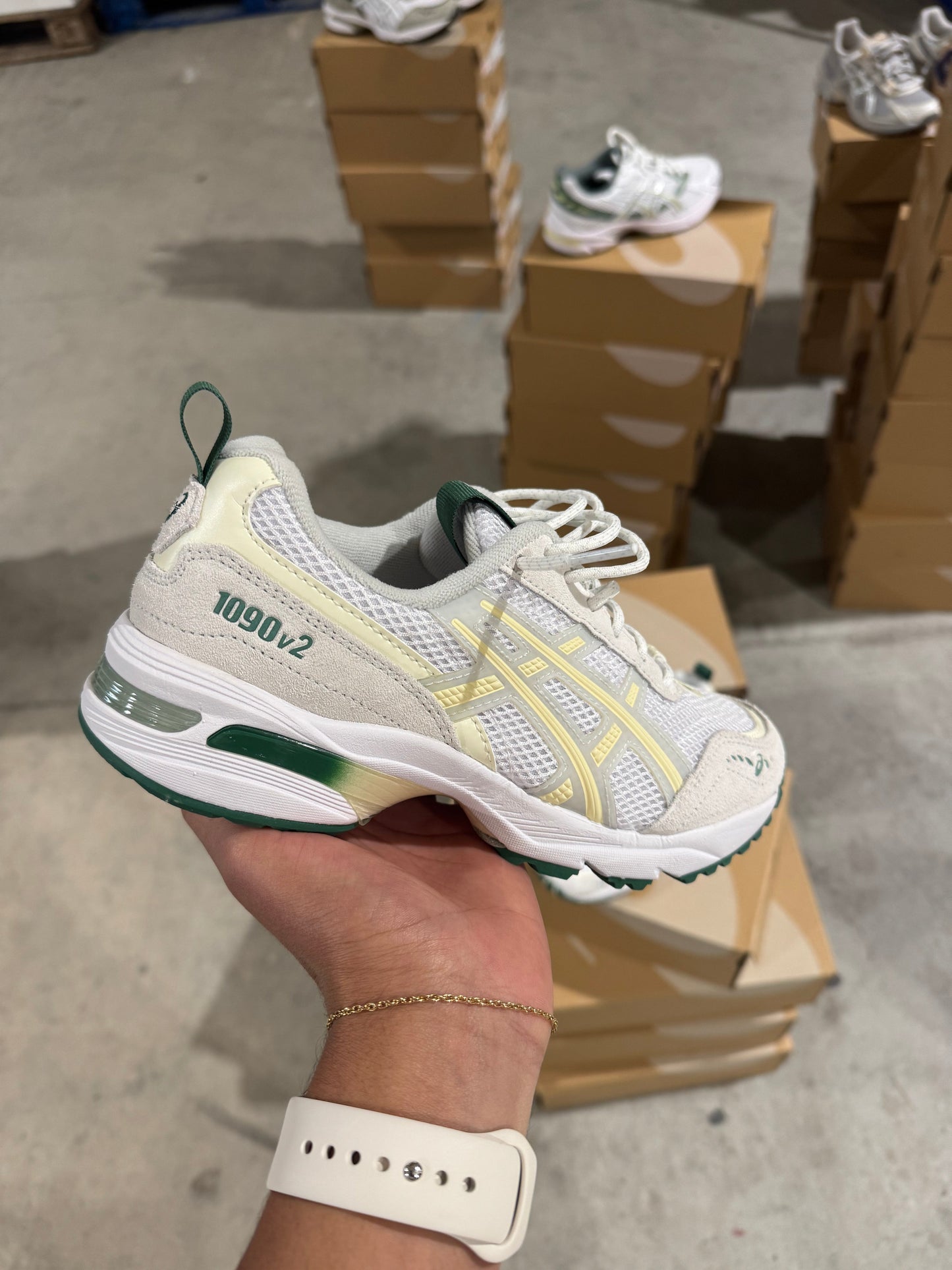 Asics 1090 v2’s White / Glacier Grey - Vanity Gifts